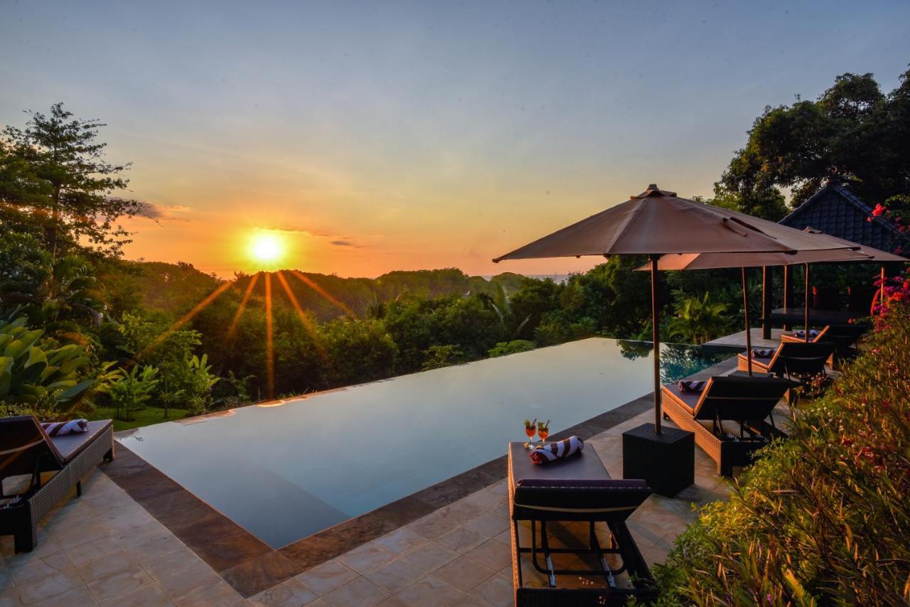 Villa Cahaya Perfectly Formed By The Natural Surrounding And Balinese Hospitality Lovina Beach Extérieur photo